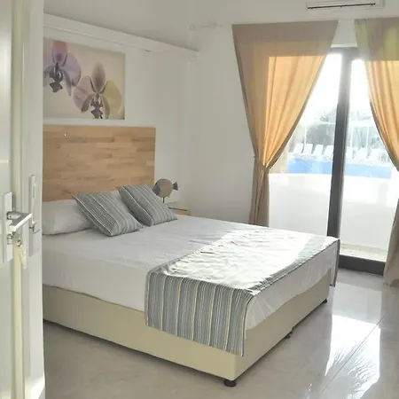 Отель Marinada Битез